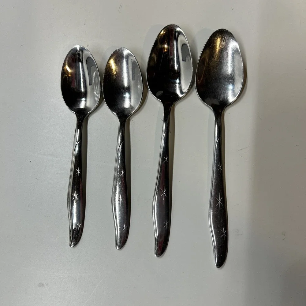4 Vintage Spoons Mar-crest 